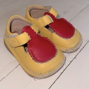 Vintage 1980s Foot Kinetic girls baby shoes size 18m yellow and red